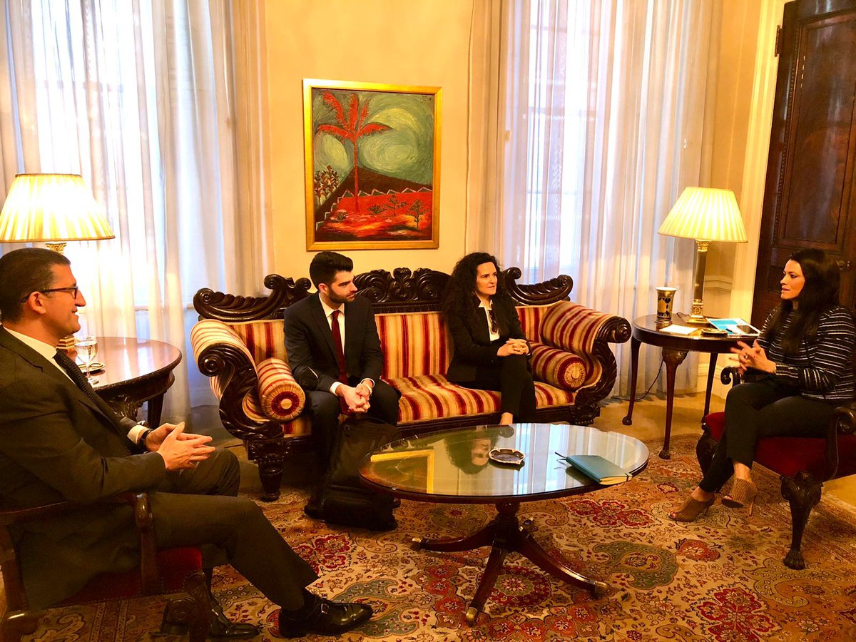 MOICEgypt's tweet image. خلال زيارتها للمملكة المتحدة
الدكتورة رانيا المشاط وزيرة #التعاون_الدولي تناقش مع الرئيس التنفيذي لصناديق الاستثمار في المناخ التعاون المشترك لإتاحة التمويلات المبتكرة وحشد رؤوس أموال #القطاع_الخاص للعمل المناخي. bit.ly/3KxNZMS #مصر