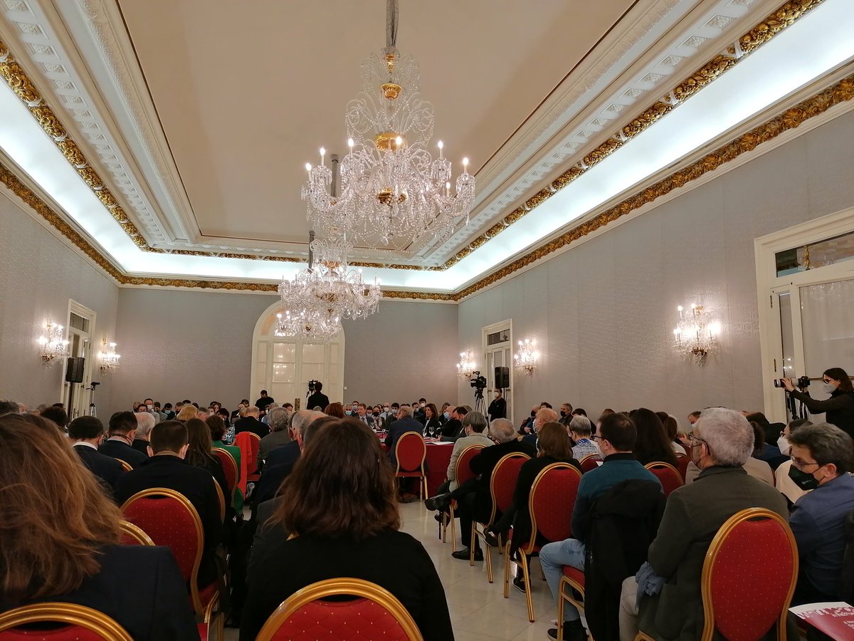 'War &amp; Peace in the 21st century: how can the EU secure a new peace in Ukraine?' by <a href="/CidobBarcelona/">CIDOB (Barcelona Centre for International Affairs)</a>. A very timely discussion with world-class scholars on the constraints and contradictions we face when dealing with an invasion in its most traditional and brutal way. #UkraineWar