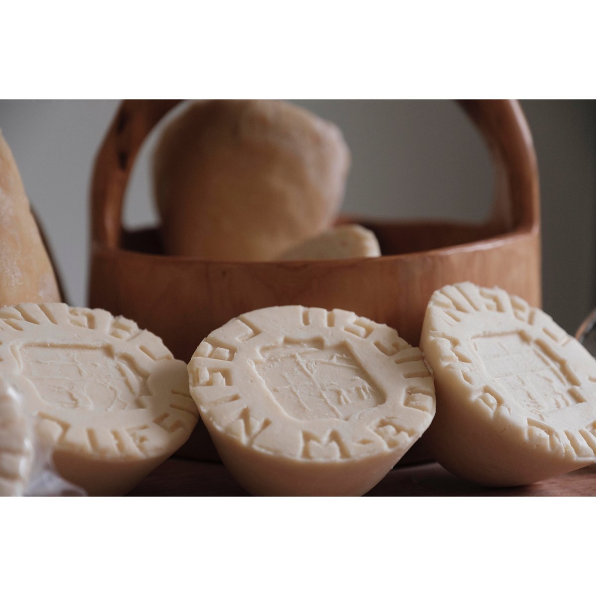 CasinQueso's tweet photo. Queso Casín. Tu #Origen.
El valor de lo nuestro. 💚
#QuesoCasín #TuOrigen #AlimentosDelParaíso
#Queserías #AlimentáisNuestraVida #Tradición
#QuesosDOP https://t.co/Ts7bNxzK0r