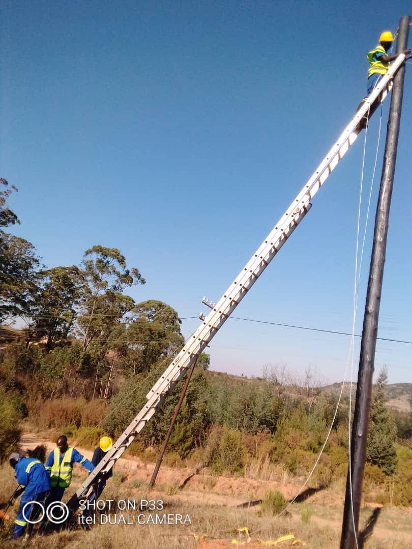 KeytopTech's tweet photo. #adss #cable  #internet overhead installations we did in Nyanga for @liquidhomezim and @CityofMutare https://t.co/75Nu09dkj9