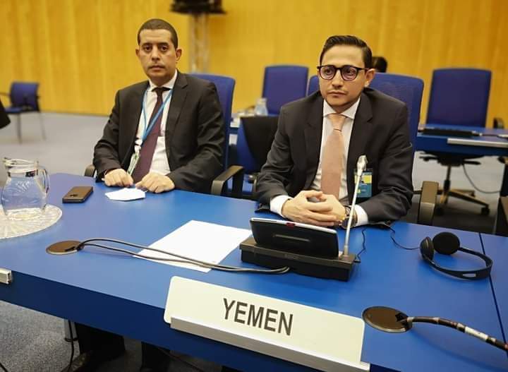 البلد التي شعبها بدون غاز ولا كهرباء ولا بترول ولا رواتب تشارك في اجتماعات الوكالة الدولية للطاقة الذرية.... لا وكمان المندوب عايش الدور

عيب عليكم يكفي فضايح
لعناتي !!

😎
