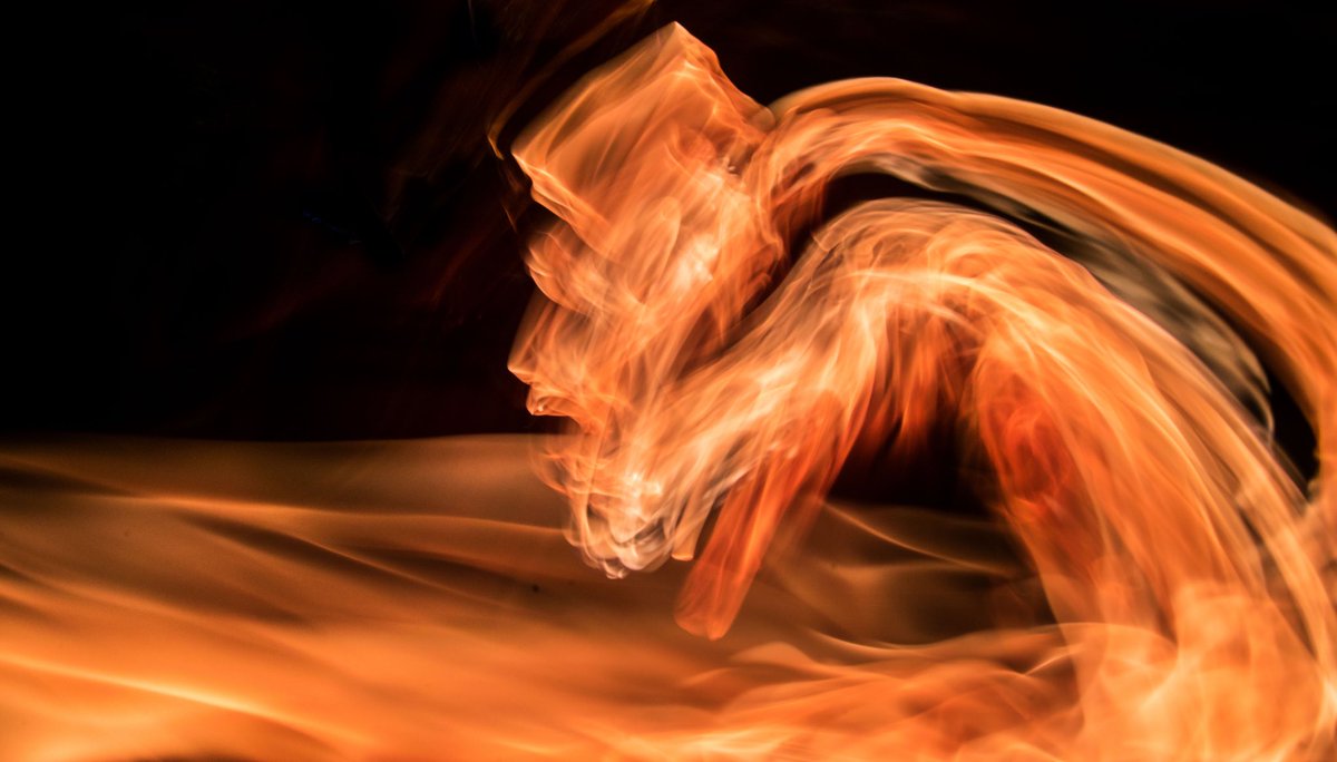 BorelliFilip's tweet photo. Fire is a magical element used by some to reveal the message of the invisible realm.
Abstracting the reality by using photography I'm able to connect deeply with my inner guide 🐉 🔥📸

#kineticlightpainting #nftphotography #photography #art #innerdragon #fire #fbexplore https://t.co/nNrSQ05p9e