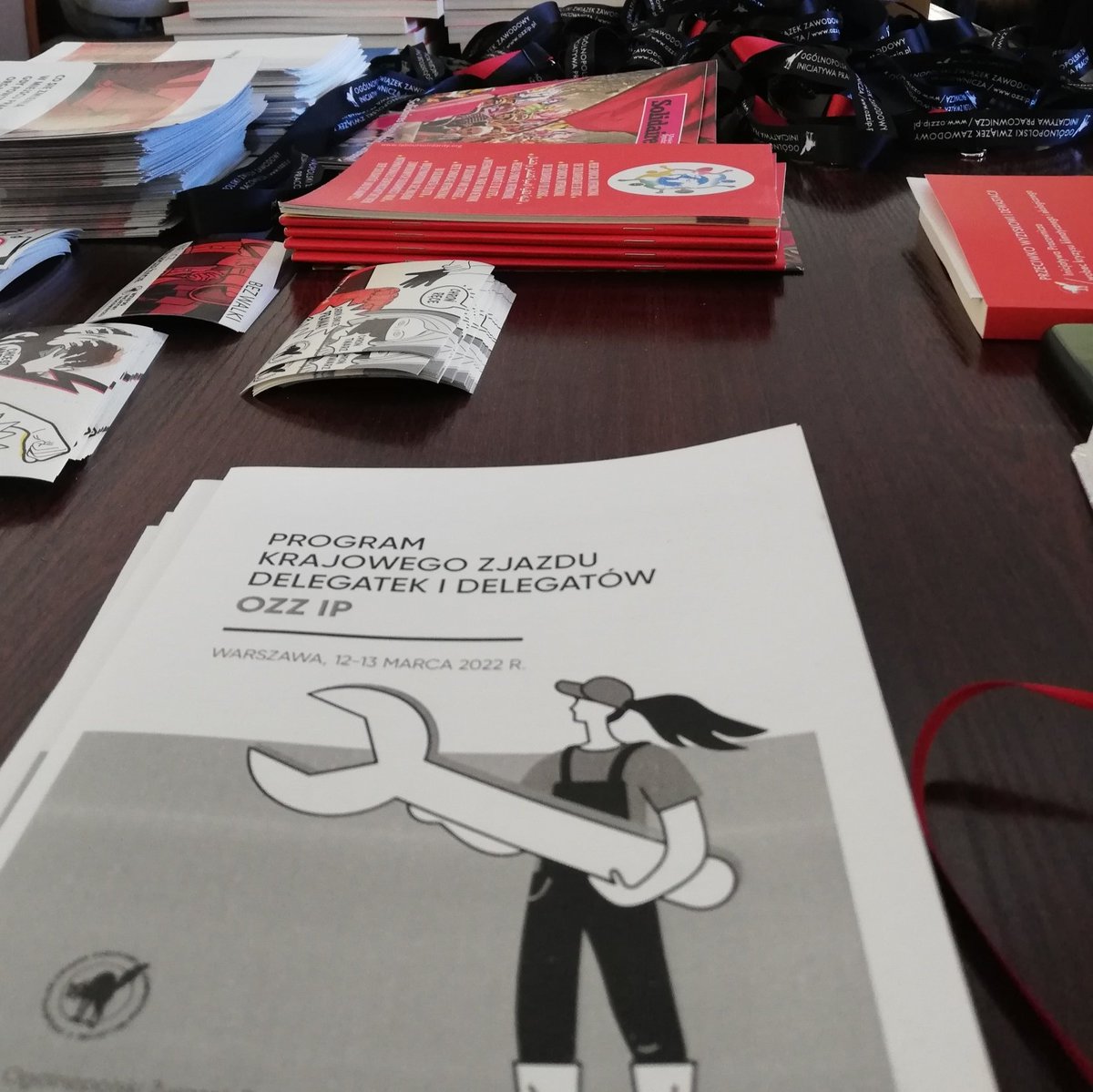 digiRgonzo's tweet photo. Jako ruch związkowy mamy szczególną odpowiedzialność w czasie wojny i wobec uchodźców. Nie pozwolimy dzielić pracowników ze względu na formę zatrudnienia, płeć, narodowość, obywatelstwo czy kolor skóry - Agnieszka Mróz na otwarcie Zjazdu Delegatów i Delegatek @pracownicza https://t.co/pFF6lzk2Sx