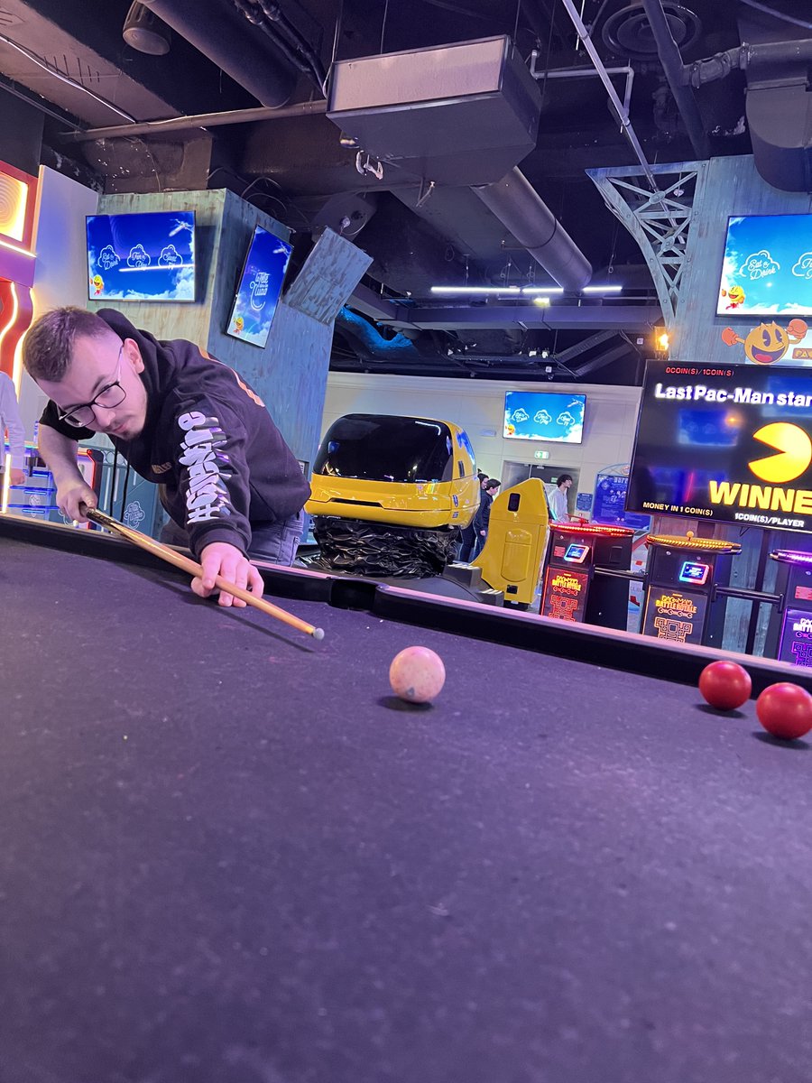 HelleoOw's tweet photo. Il est beau notre @lpcontro 😍 Bien sûr il reste meilleurs sur Overwatch qu'au billard🔥

👕: https://t.co/yXhwU7ACms 
#GiveMeFire https://t.co/WpzOSdFR3X