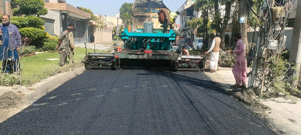 LHRDevAuthority's tweet photo. Asphalt work in garden town Lahore https://t.co/RARFm0rNYT
