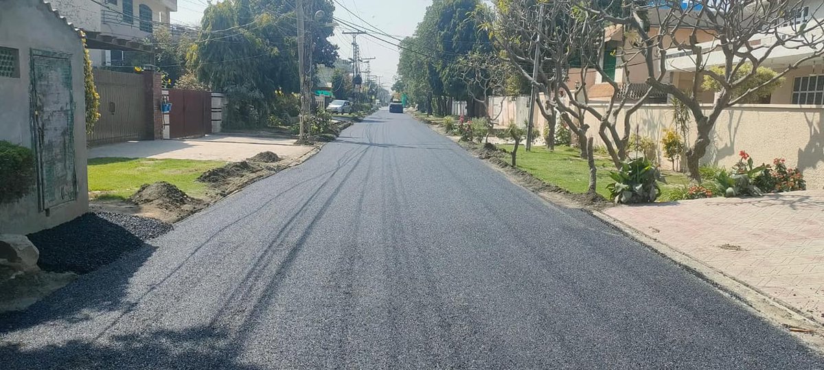 LHRDevAuthority's tweet photo. Asphalt work in garden town Lahore https://t.co/RARFm0rNYT
