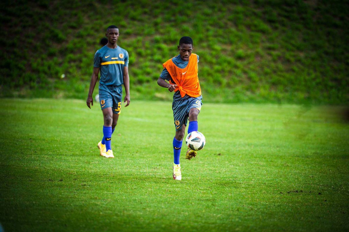 KaizerChiefs's tweet photo. DDC: Kaizer Chiefs vs. Royal AM

Starting 11: L.Nkosi, Sampson©, Gumede, Lawana, Jansen, Shabalala, Ramushu, Maseko, Tati, Zwane, Francis 

Subs: Molefe, N.Nkosi, Vilakazi, Sifama, Mdaka 

Head Coach: Vela Khumalo 

#DStvDiskiChallenge #Amakhosi4Life https://t.co/fhYYBPMrJz