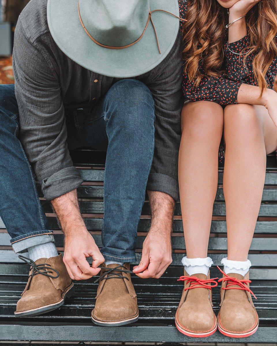 VeldskoenI's tweet photo. It's the Weekend!
Where are you off to this weekend? Colour your soles with Veldskoens and bring a smile to all you meet.
#desertboot #colouryoursole #howiwearmine #chelseaboot #vellie #veldskoen #chukka
https://t.co/ikZbFvzuU8 https://t.co/Yzkm93UERo
