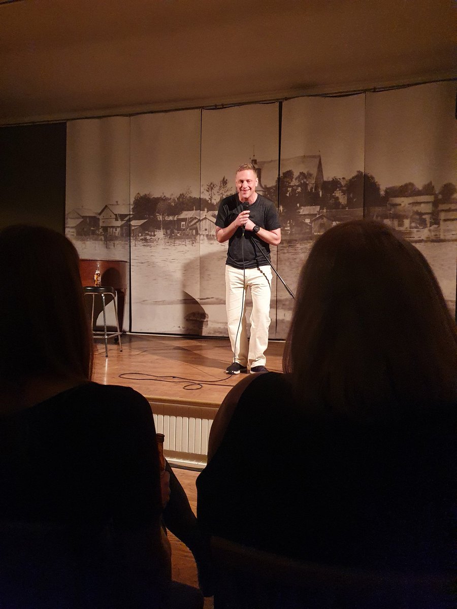 ByAmandaEastman's tweet photo. #magnusbetnér #standup 
Tack som fan, bäst! 🤩 @Magnusbetner #pargas https://t.co/GIPADE75f2