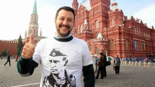 Vi ricordate il tentativo di Salvini di militarizzare la figura del politico in divisa? Un goffo tentativo di scimmiottare l'uomo forte Putin e la ricerca squisita dei poteri forti usando la Polizia di Stato. Oltre alla Padania, fallito anche il progetto dell'Italia nell'URSS