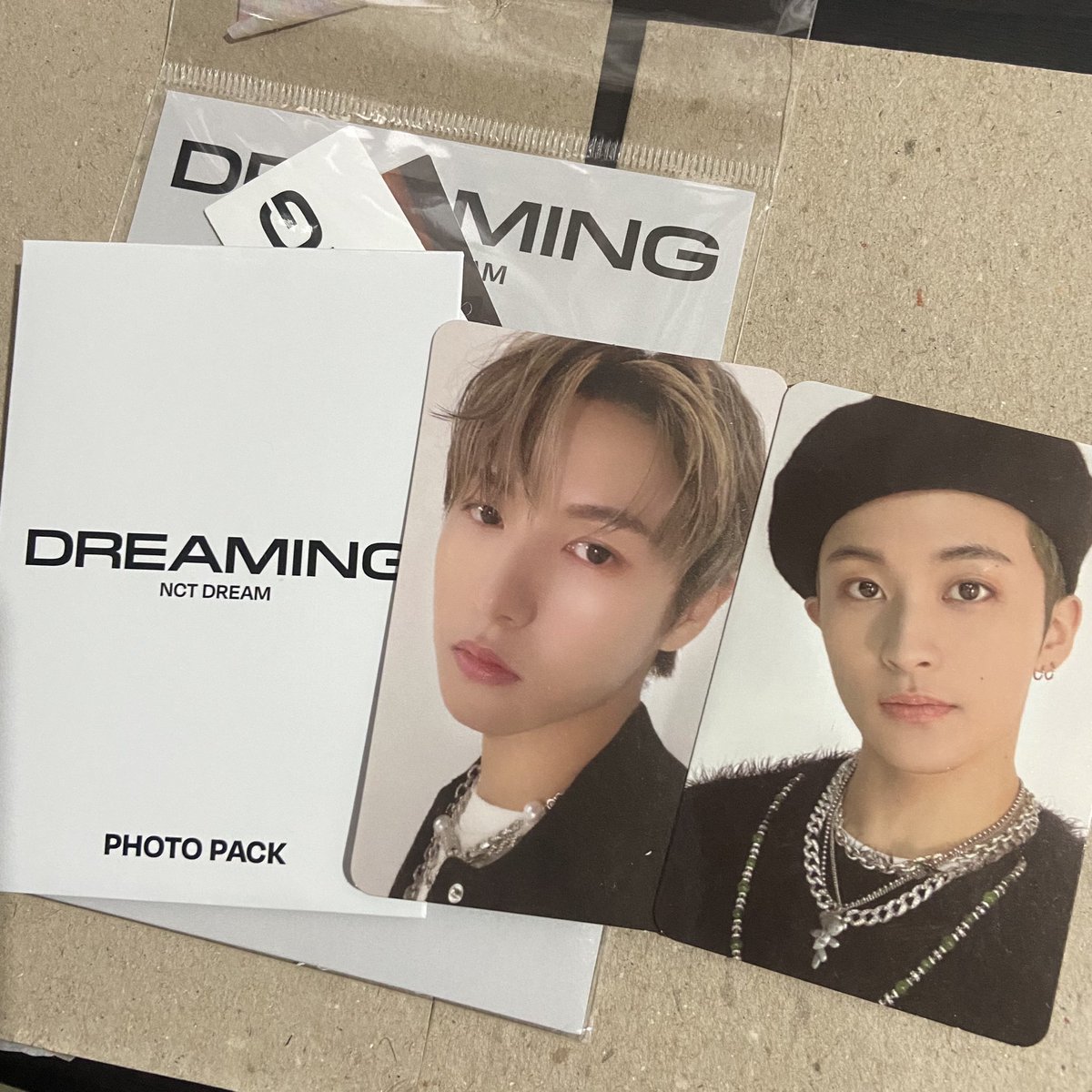 btrzcart's tweet photo. 𑁍 #btrzcart_mails 𑁍 

Hindi ako inuwian ni Jeno pero inuwian naman ako ng iba kong bias 💥💥 

Thank you for the smooth transaction and secured packaging 💗 @eneokart #emproofs https://t.co/vvGF9jyQtW