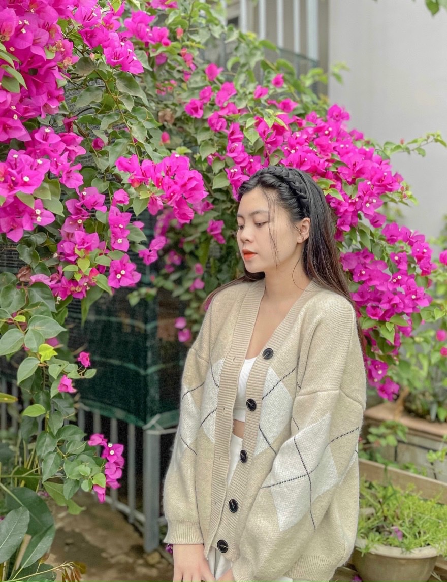 LizLolly's tweet photo. E hong thích ngọt ngào …. Vì ngọt ngào mấy cũng tan thành mây https://t.co/qKaSmo05Yq