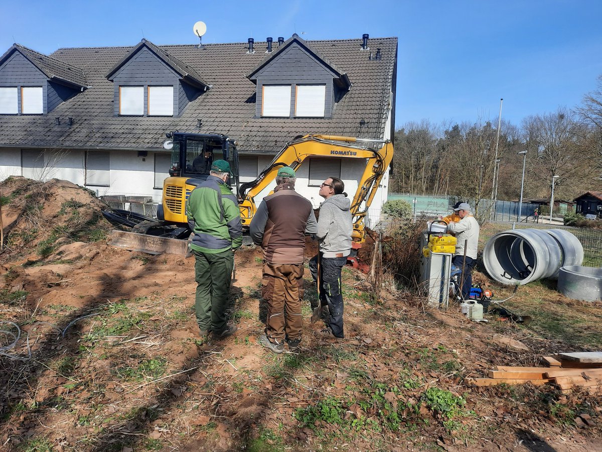offenthal's tweet photo. Schönes Wetter, Winterpause vorbei, #Backhausprojekt geht in die nächste Runde...
#Dreieich
#Offenthal https://t.co/8BjHputomo