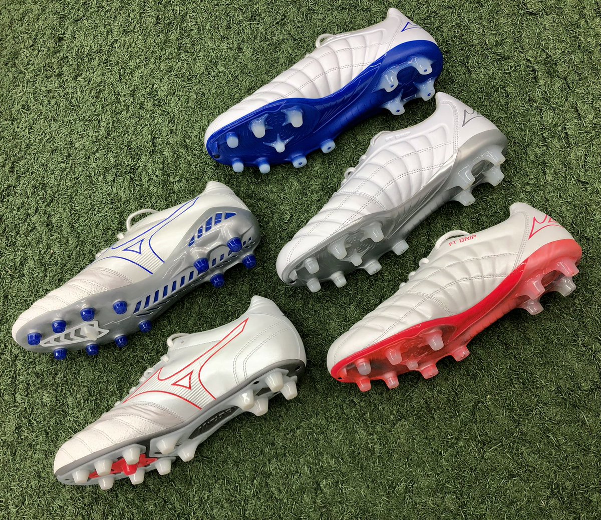 KKishispo's tweet photo. 【NEW モナルシーダ レビュラが大人気💫】

昨日発売の新色が学生中心に大人気🔥
※レビュラカップJAPANは爪先の高さが少し上がり、指の収まりが良くなったように感じました✨

https://t.co/HFKU4NNIUn

是非、試着してお選び下さい👍

#MIZUNO #MONARCIDA
#REBULA #PREFUTURE
#kishispo #kemari87 https://t.co/Lde1pcKTph