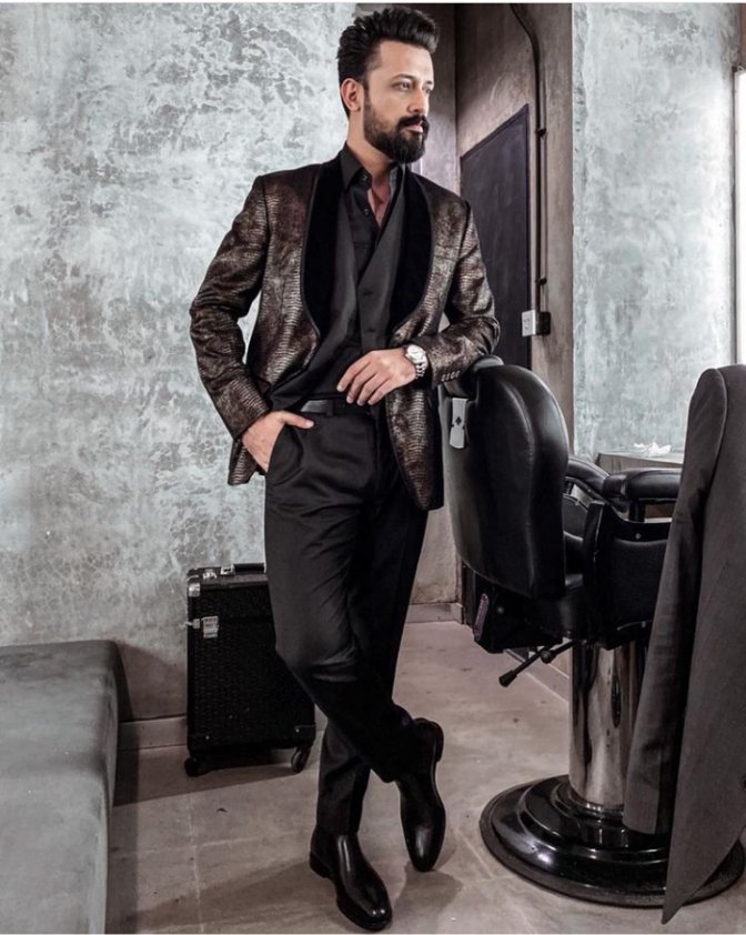 Happy birthday Atif Aslam may u live long and healthy life and Allah give u lot\s of success 