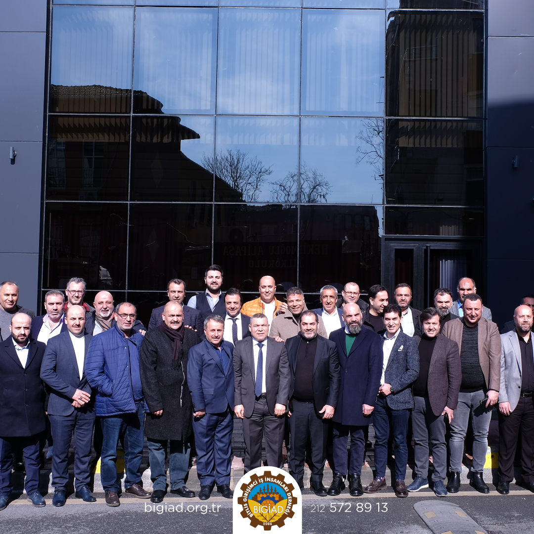 Bigiad's tweet photo. " BİGİAD 2. SEKTÖRLER BULUŞMASI " derneğimizin genel merkezinde, üyelerimizin yoğun katılımıyla gerçekleştirildi. 
Yönetim kurulu olarak çalışmalarımıza hız kesmeden 2.Sektörel toplantımızı gerçekleştirerek devam ettik.

#BİGİAD
#SektörlerBuluşması https://t.co/QSRCiGvZwv
