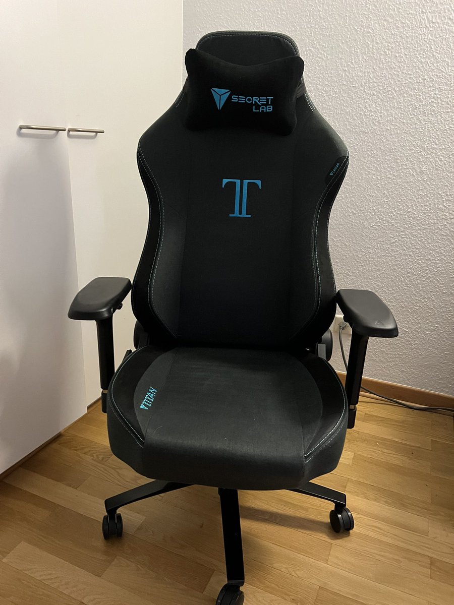 InquaGG's tweet photo. Check out this sweet SecretLabs chair! #secretlab #promotion https://t.co/oftN2cnudZ