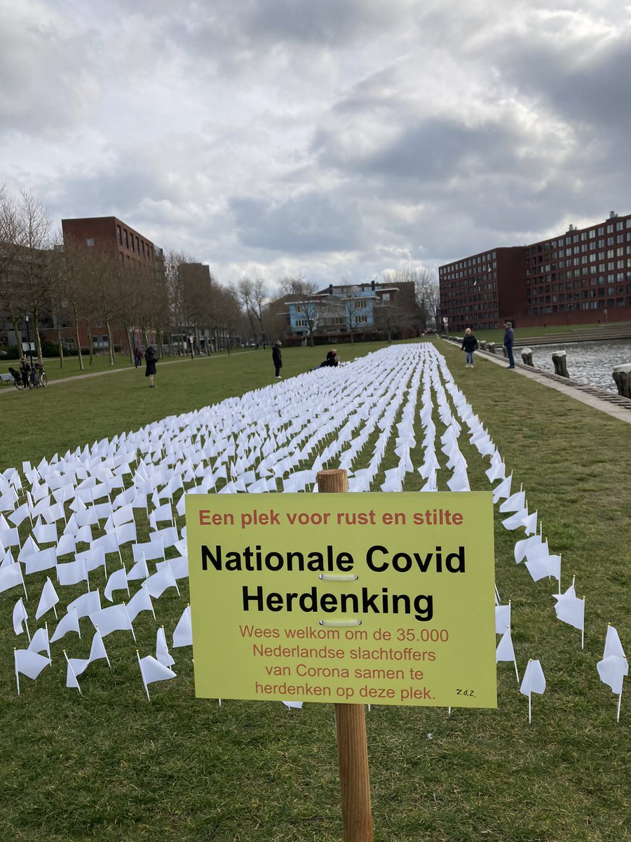 JuliavanWeert's tweet photo. Wow, bijna voor mijn deur is een plek aan het verrijzen om de ongeveer 35.000 #Covid slachtoffers te herdenken.
Het is gratis te bezoeken en staat er t/m 19 maart. #Bogortuin @AmsterdamNL
Halte Azartplein (tram 7 of bus 43/65). https://t.co/5KJccnctxp