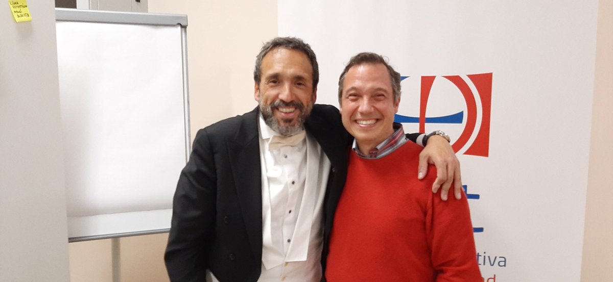 Qué gran experiencia musical con @zapatatenor: emocionante, divertida y con una enseñanza de vida excelente para nuestros alumnos. ¡¡La música salva!! Gracias <a href="/centrosFEST/">Fundación Educativa Santísima Trinidad</a> <a href="/CoroOperaCordob/">Coro de Ópera</a>
