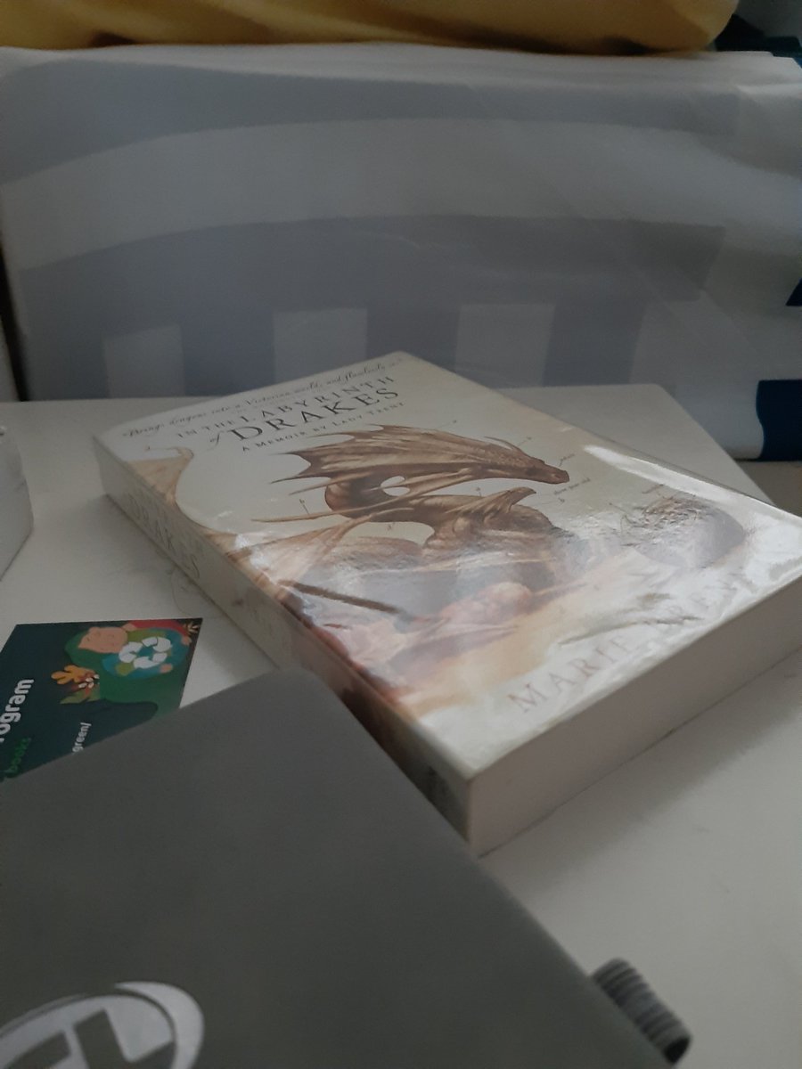 aeliusreads's tweet image. Finally finished #inthelabyrinthofdrakes by #mariebrennan !

My review is uploaded on Goodreads, link in bio, if people are interested on picking up this book, it&apos;s highly recommended for people with a strong sense of righteousness for females!

#booktwt #BookTwitter
#book