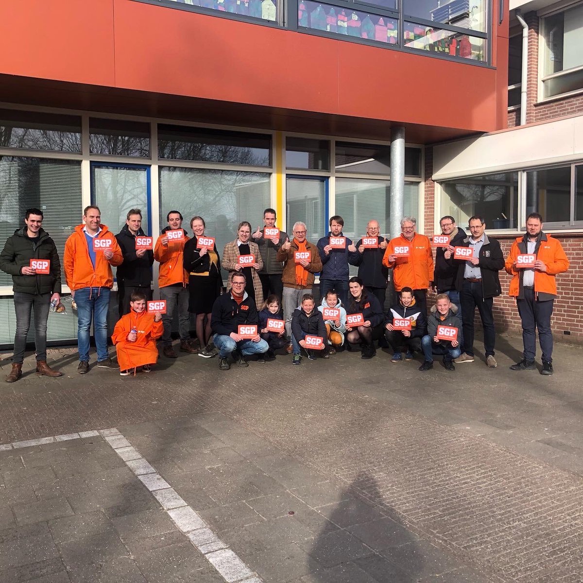 SGPMolenlanden's tweet photo. Een mooie campagne dag zo op de laatste zaterdag voor de verkiezingen!!

#gr22 #molenlandenkiest2022 #daadbijhetwoord https://t.co/y256obXf91