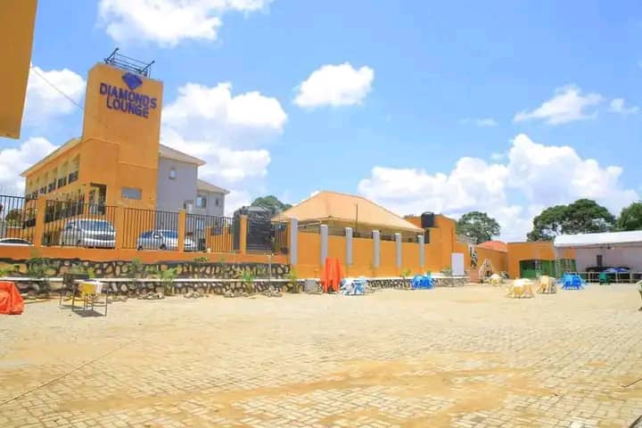 LoungeDiamonds's tweet photo. Come have a whole new experience  away from. 
We are located in Matugga 12miles along Bmbo road (400mtrs on Wakiso Kasengejje road)
📍Space for all kinds of functions.
📍Accormodation.Neat and affordable.
📍Bar and restaurant to cater for your needs.
📍Sauna 
#TheDiamondsLounge https://t.co/F0qzFXoG7z
