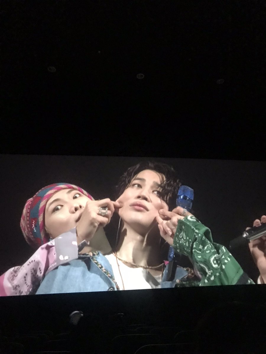 seokilogy's tweet photo. ARE WE OKAY??? https://t.co/lSrA3u7rcG