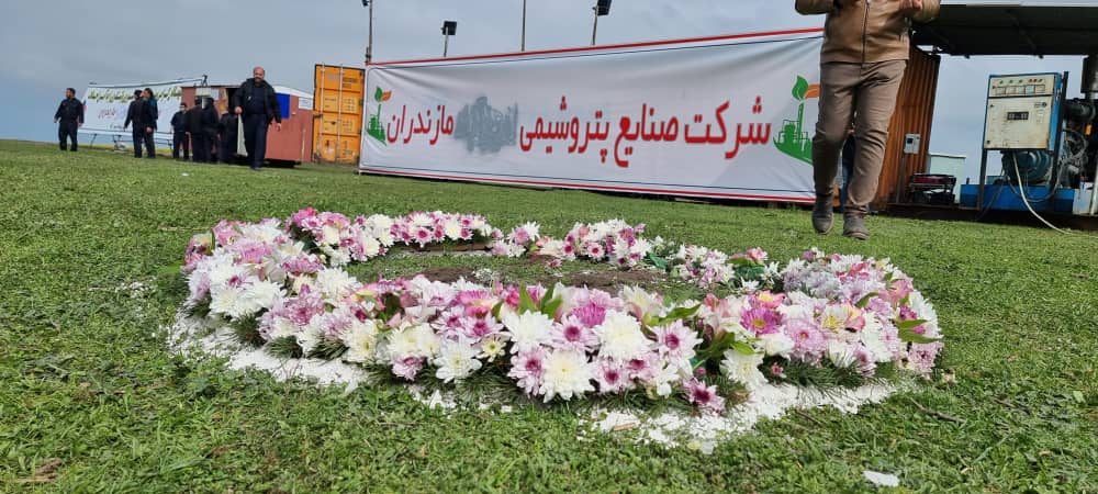 mojganjamshidi7's tweet photo. رییس سازمان محیطزیست میگوید: کلنگی که برای پتروشیمی (در جنوب تالاب میانکاله)به زمین زده شد با توجه به اینکه پروژه مجوز ندارد، فاقد اعتباره.
او گفته: فشار نماینده‌های مجلس برای ما عجیب است. مجوز محیط زیستی این طرح گرفته نشده، نماینده محترم از من می‌خواهد که کلنگ‌زنی انجام شود https://t.co/DX3wRo6F0U
