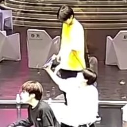 sunwonfeeds's tweet photo. one thing never change, so cute #sunwon https://t.co/to5mnEYU3y