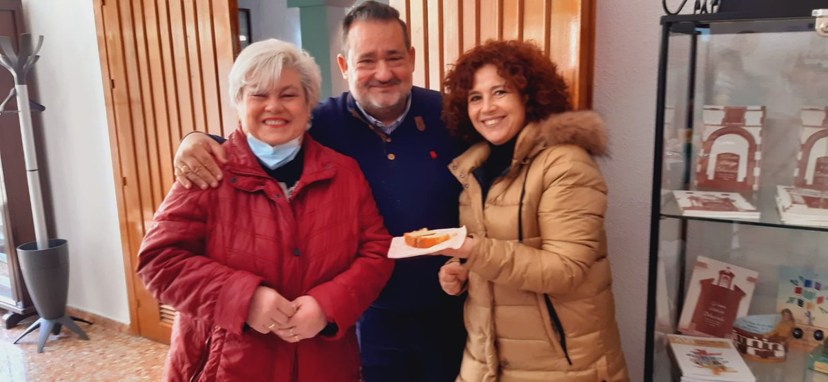 AABPresidente's tweet photo. Desayuno archidones entre compañeros y amigos. Que buen momento para dar comienzo a los #9EncAAB https://t.co/Yqvba6wgEz