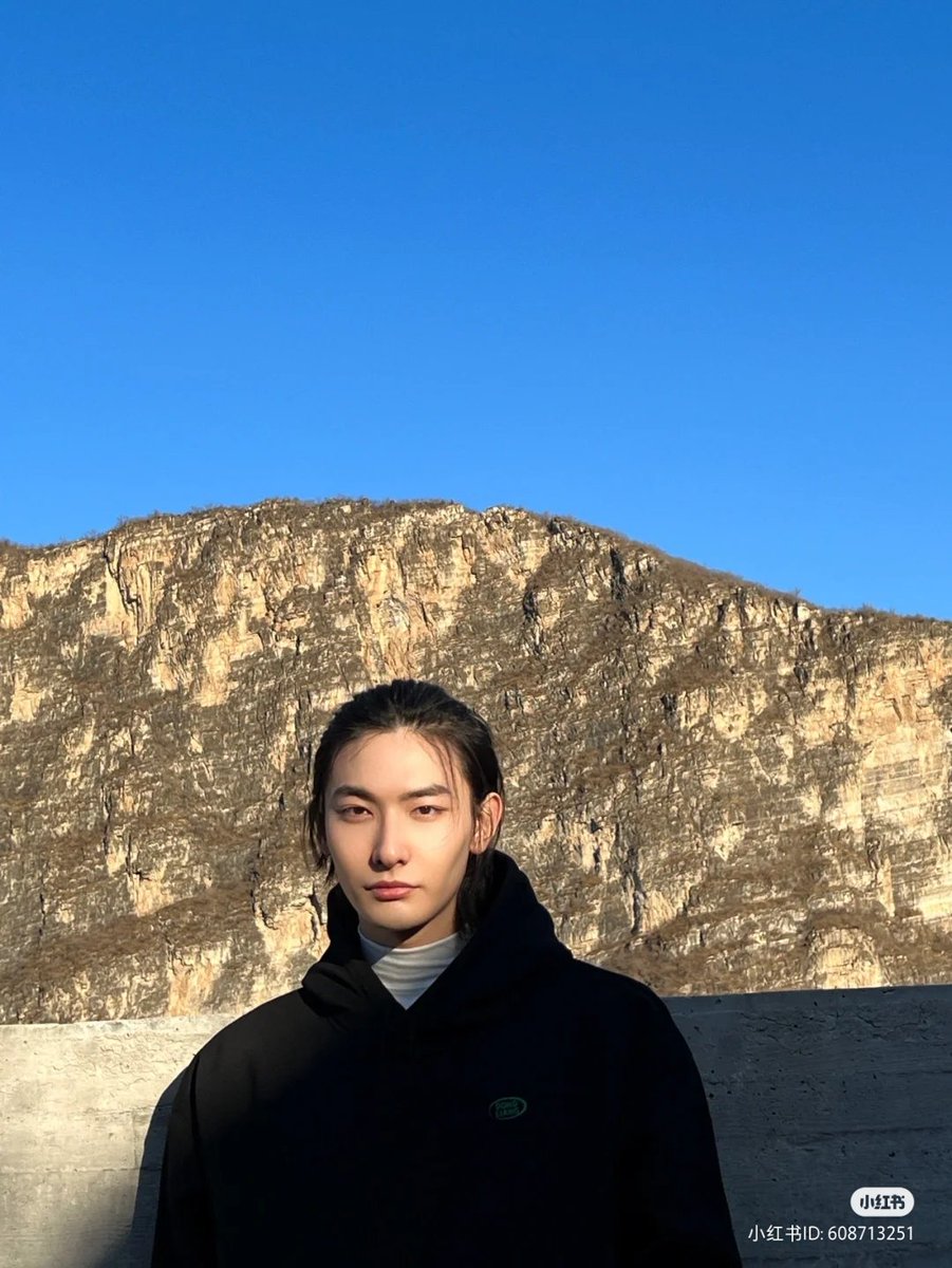 ruichangpics's tweet photo. [小红书 Update]

"OOTD丨今天是酷盖🤛🏼
今天尝试一下酷盖风 怎样😎

卫衣：DONGLIANG

包袋：Bottega Veneta"

#王瑞昌 #WangRuichang https://t.co/qTz6tkx7k3