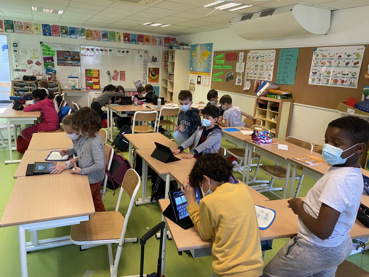 EcoleIllberg's tweet photo. Toute cette semaine, toutes les classes de l'école, de la PS aux 6e, ont participé à la #SemaineDesMaths sur le thème des "Maths en forme(s). De la manipulation, de la symétrie, du classement de formes, des tracés, des problèmes à résoudre. #mathsarefun https://t.co/c2VdDFuN3D
