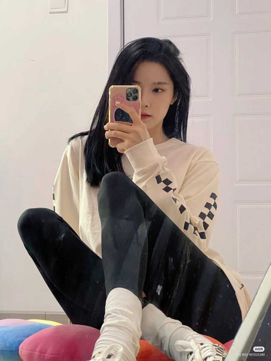 hxqprint's tweet photo. huang xingqiao's xiaohongshu update

🪐: Checked girl of the day 
#/Ootd Next time I'll wipe the mirror and take a picture.

#HUANGXINGQIAO #黄星侨 #황씽치아오 https://t.co/kqIi6YMf0f