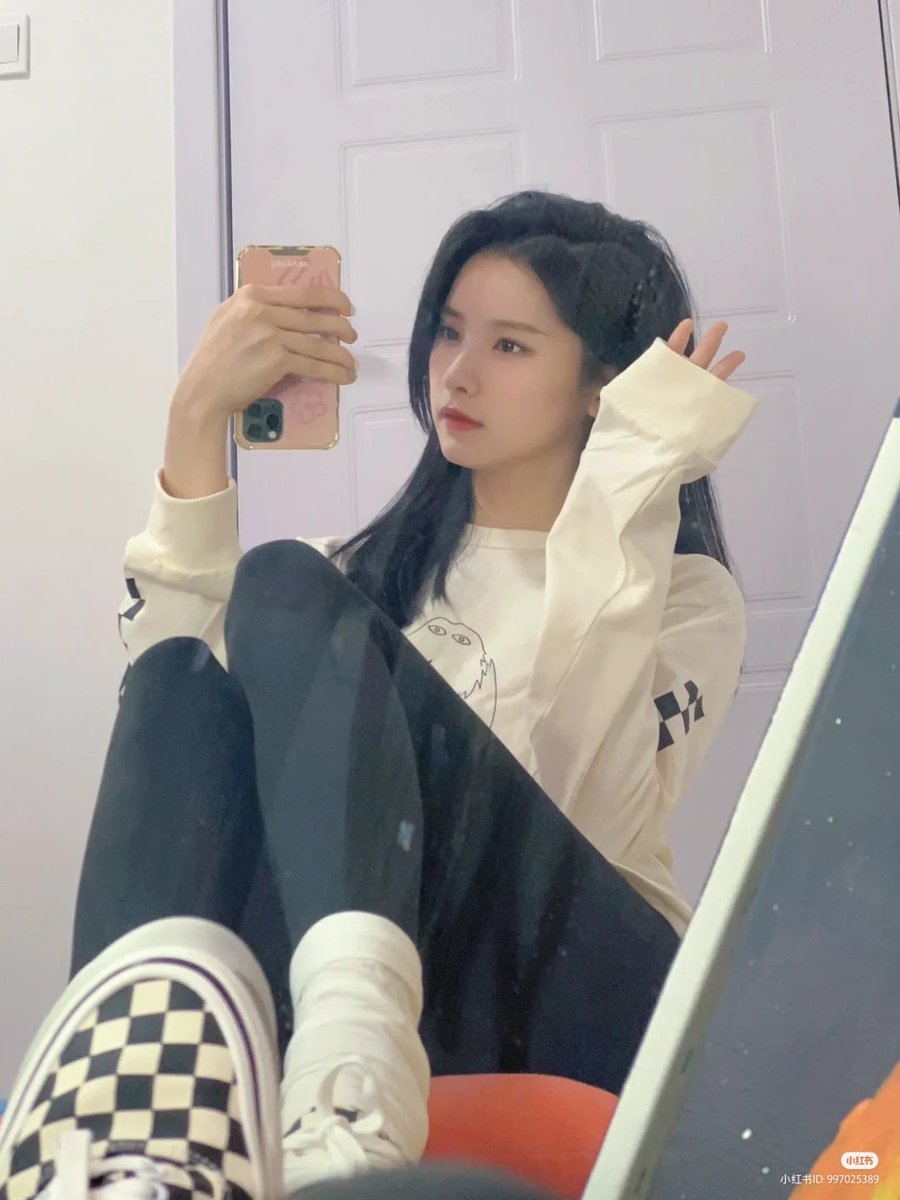 hxqprint's tweet photo. huang xingqiao's xiaohongshu update

🪐: Checked girl of the day 
#/Ootd Next time I'll wipe the mirror and take a picture.

#HUANGXINGQIAO #黄星侨 #황씽치아오 https://t.co/kqIi6YMf0f