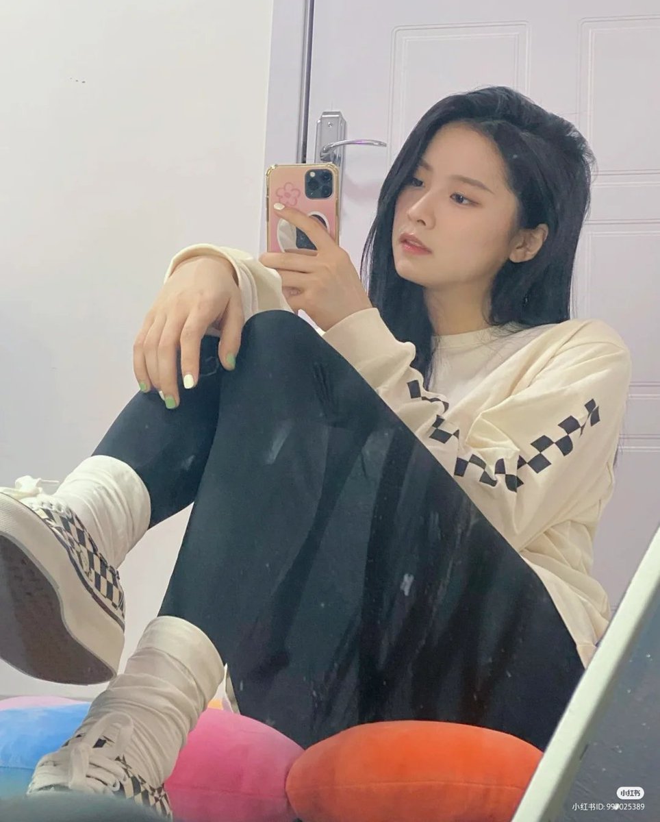hxqprint's tweet photo. huang xingqiao's xiaohongshu update

🪐: Checked girl of the day 
#/Ootd Next time I'll wipe the mirror and take a picture.

#HUANGXINGQIAO #黄星侨 #황씽치아오 https://t.co/kqIi6YMf0f