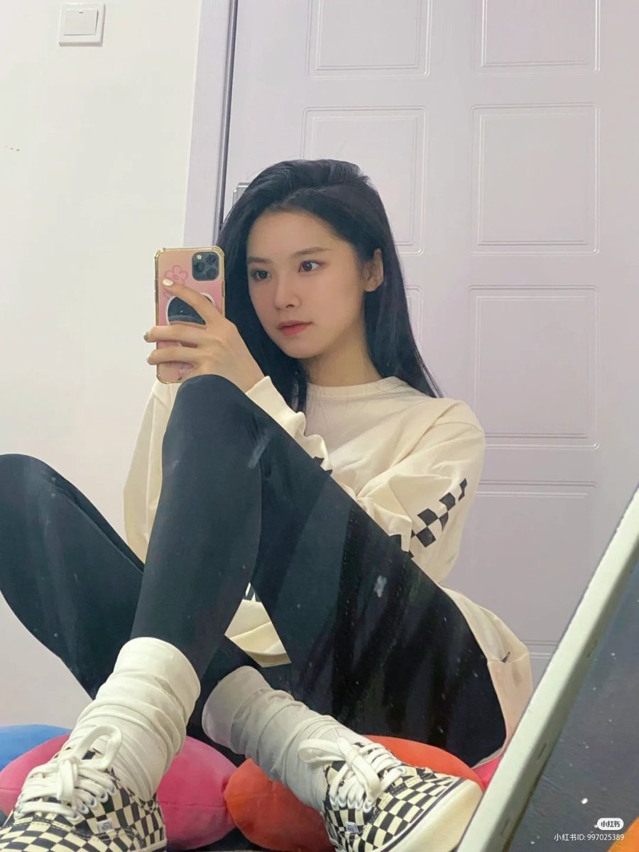 hxqprint's tweet photo. huang xingqiao's xiaohongshu update

🪐: Checked girl of the day 
#/Ootd Next time I'll wipe the mirror and take a picture.

#HUANGXINGQIAO #黄星侨 #황씽치아오 https://t.co/kqIi6YMf0f