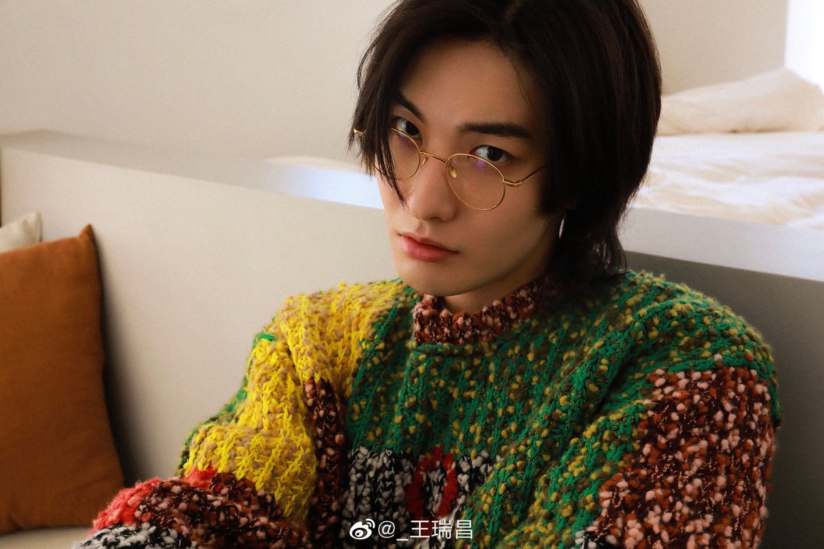 ruichangpics's tweet photo. [ 220309 Weibo Update ]

"可恶 今天是屯里的潮男 ​​​"

#王瑞昌 #WangRuichang https://t.co/XhGZU3KNpI