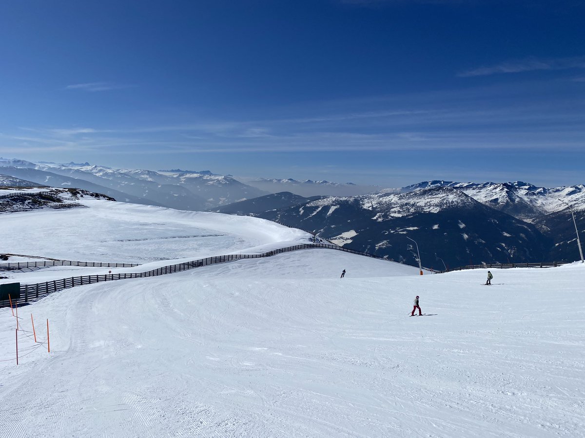 wally_nowak's tweet photo. @Jussikre Poslední den jarní dovolené…
#Alpy2022⛷ #Aineck https://t.co/fyCAfd9d96
