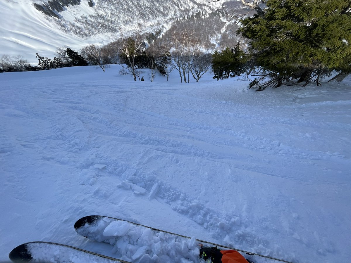 YSD_S7's tweet photo. 今日は横前倉。北面いい雪温存されてましたー。 https://t.co/WmTGrSQaXl
