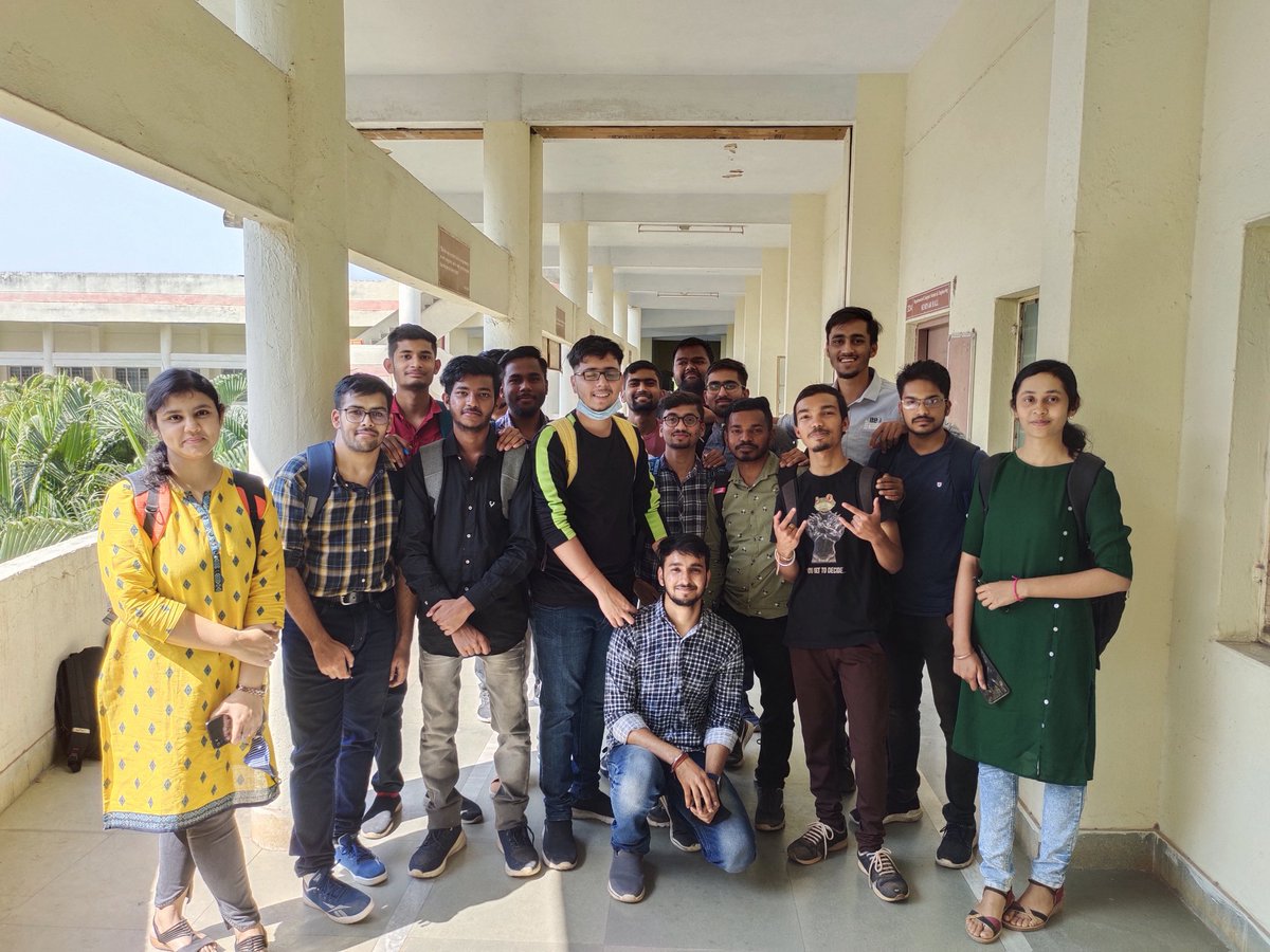 CodeXayan_'s tweet photo. Our First Offline Event conducted successfully 🙌🥳
Our Core Team ❤️
HackClub SSTC 
Community all hands gone awesome 🎉
@ashish11chawda
@aminostwt @Vaibhav80626930 @iamamit_18 @vsrajpurohit011 @abhishekmorla 
Offline FTW 💪 https://t.co/z6Qv4IJVHt