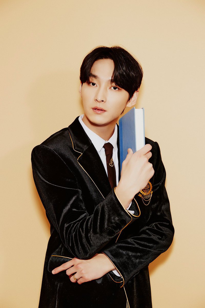 SF9_UNIFILES's tweet photo. [🪐📂220312] SCHOOL LIFE 🦁 (2)

#주호 #ZUHO #SF9 #BAEKZUHO #백주호 https://t.co/gMNx8wVTvp