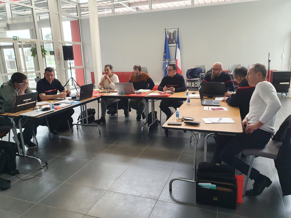 udsp37's tweet photo. Aujourd'hui notre vice président et responsable#JSP @Bertault11 et Nawal Ouhmad sont à #UDSP36 pour suivre la présentation @GestJsp développé par un #pompier des @pompiers36 https://t.co/FoowcAukjn