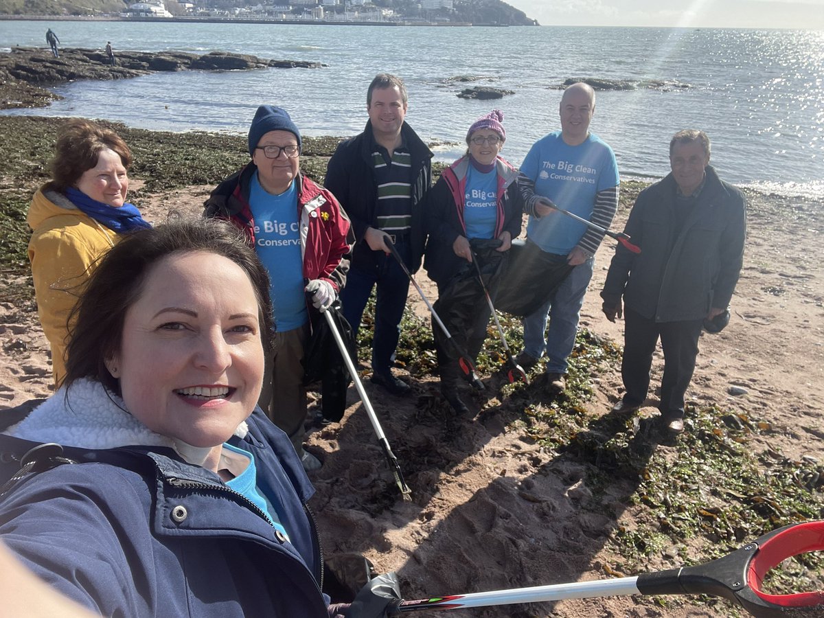 AlisonHernandez's tweet photo. Great to blow out the cobwebs and help at a local beach clean today in Torquay with @kevin_j_foster, local Cllrs and volunteers #SWBigClean https://t.co/hRicjYNjoO