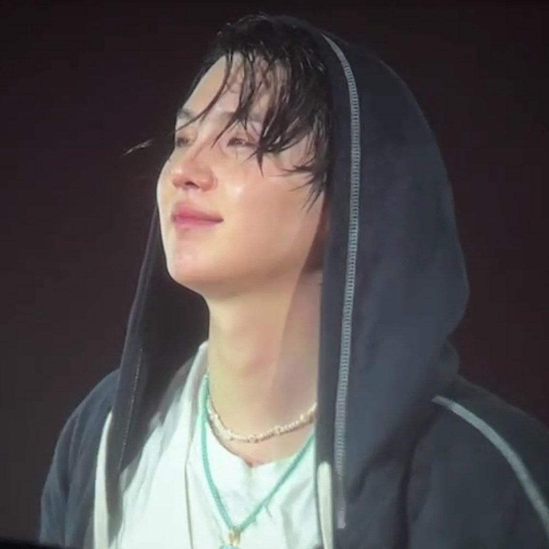 yoongisarchive's tweet photo. MY BABY https://t.co/bgShlQ34vH
