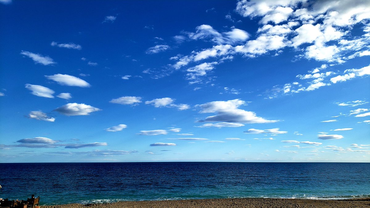 One can only hope for a sunny day and a bright future ahead. The rest is hard work.

#marbella #spain #SaturdayMorning #good #vibes