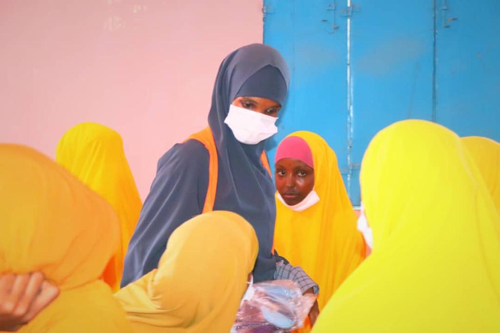 UNFPA_SOMALIA's tweet photo. In partnership with the Minsitry of Youth and Sports Jubaland, we have distributed sanitary pads to school going girls in Kismayo, as part of Menstrual Hygiene Management (MHM) intervention to reduce school absenteeism. https://t.co/hIaoii8Wq5