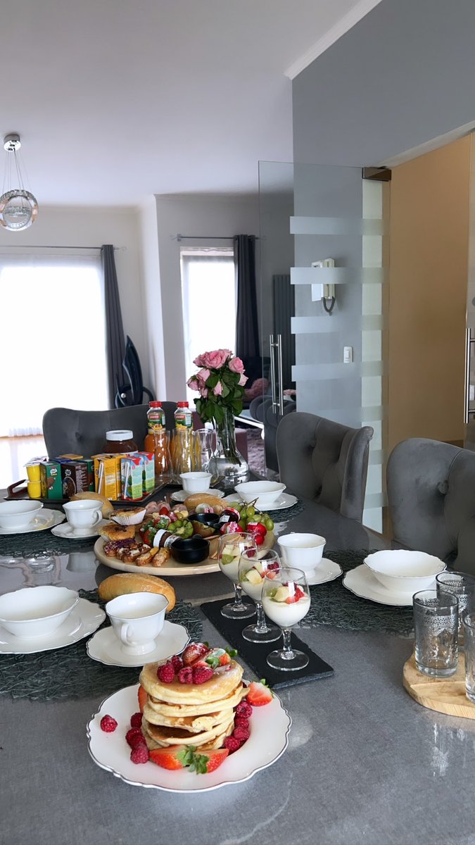 naali09's tweet photo. Il est pas trop beau mon brunch ? https://t.co/8dvq0gPpKn