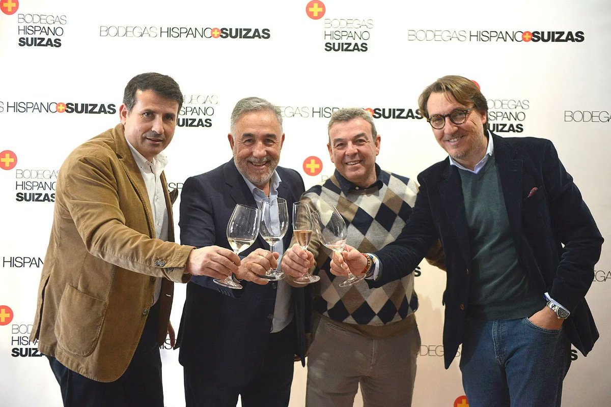 PabloOssorio's tweet image. ¡Nuevamente celebración del #botillo en @HispanoSuizas! 
   Con José Fernández Nieto, presidente @SDP_1922, invitado de honor.
   Gracias a todos los que nos acompañásteis, como Quico Catalán, pdte @LevanteUD.
   Y a Fernando Castañeiras y José Cereijo por venir desde #ElBierzo