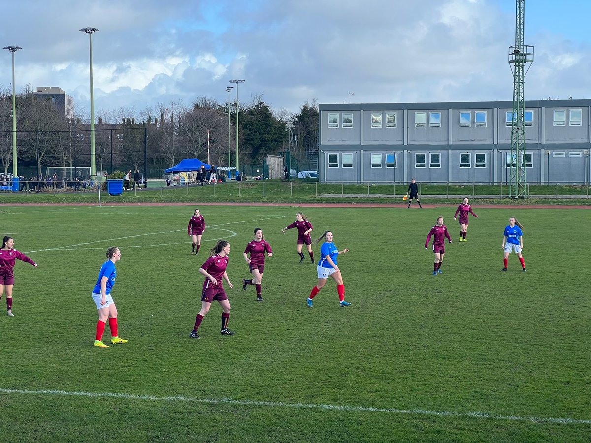 StephenMorganMP's tweet photo. Enjoyed joining @UOPsport #Varsity2022 this morning to cheer on @portsmouthuni talented students competing with @unisouthampton. Come on #Portsmouth! 🏆 https://t.co/XHUeOXIIiy