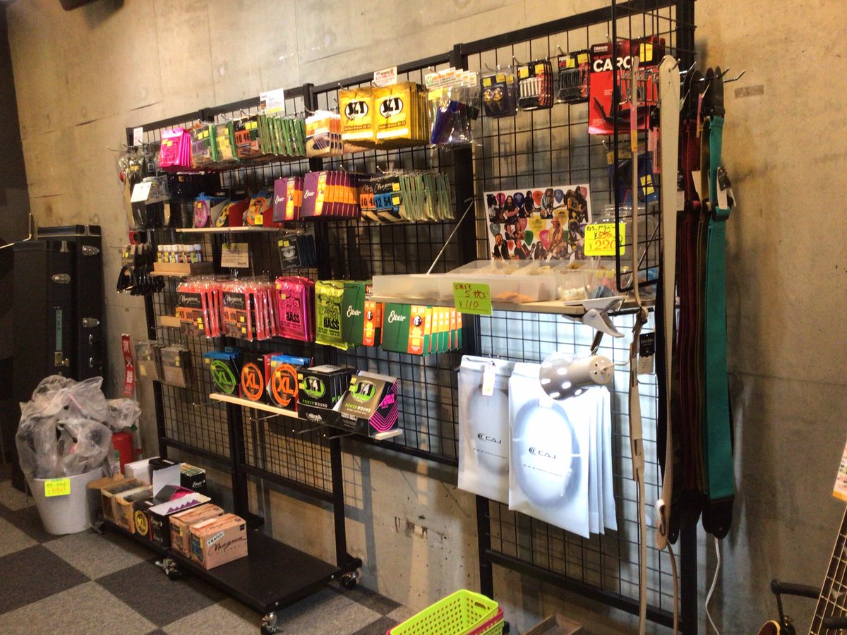 TSG52218959's tweet photo. 期間限定閉店セール実施中！
まだまだ在庫ございます‼︎
ベース弦•アコギ弦等大変お得になっていますよ！

※20日(日)は店休になりますので、日曜日は明日13日が最後の営業日になります！
是非ご来店ください！

#川越 #楽器屋 #ギター弦 #ベース弦 #弦交換 #ギターピック #TSG楽器店 
🤘カトー🤘 https://t.co/H2XoVtjqwn